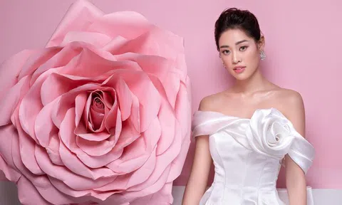 Cùng diện sắc trắng tinh khôi, Khánh Vân - Lương Thùy Linh đẹp dịu dàng bất phân thắng bại